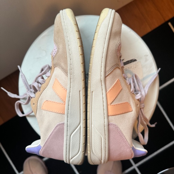 Veja V-10 SUEDE MULTICO PEACH EUC Women EUR 40, US 8.5 - Picture 3 of 10